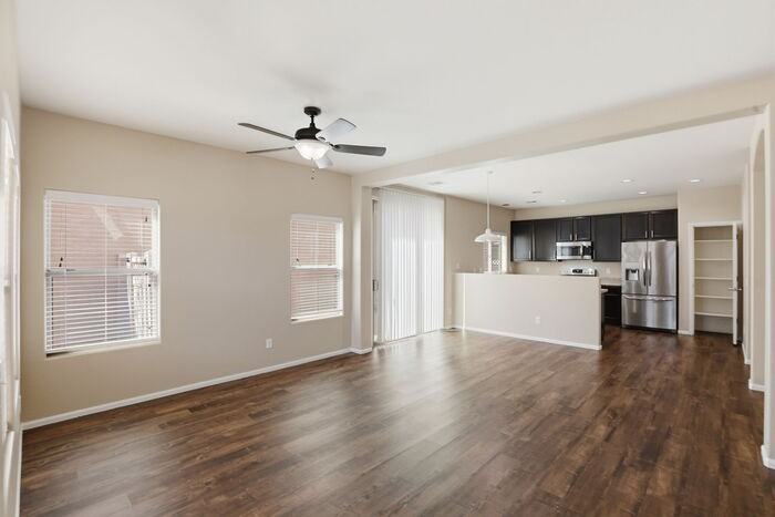 981 S Deerfield Ln - Photo 4 of 32