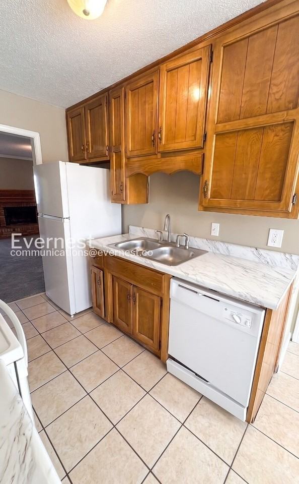 387 Jamestown Manor Dr - Photo 3 of 22