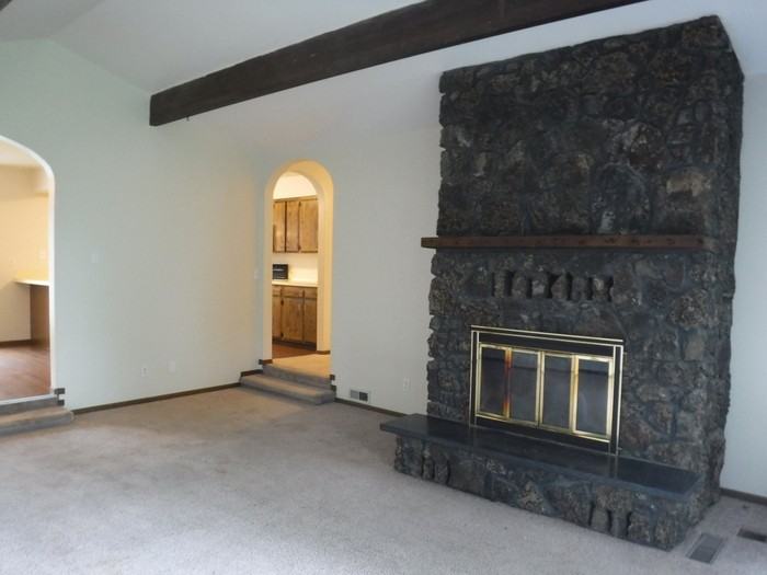 210 High Park Way - Photo 6 of 36