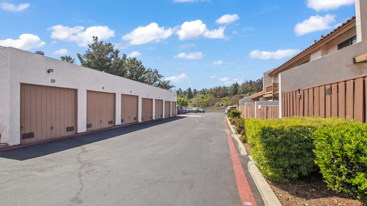 Hidden Valley Villas - Photo 3 of 4