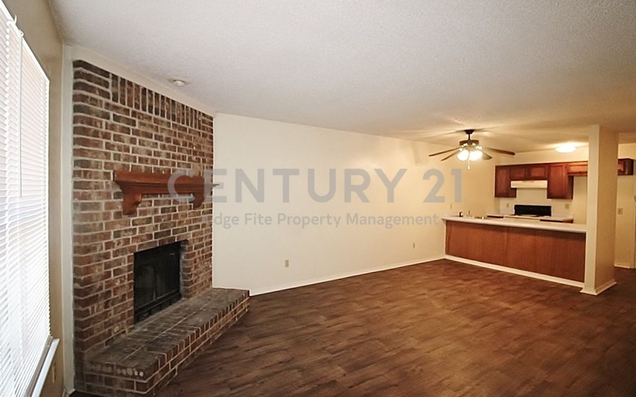 122 Country Bend Dr - Photo 3 of 12