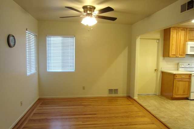 829 Rockwood Dr - Photo 3 of 8