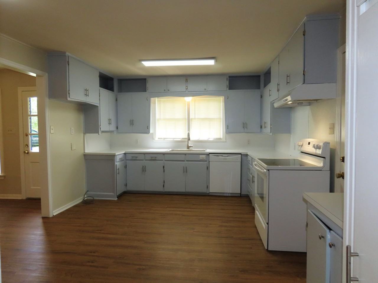 1921 E 5th St - Photo 4 of 24