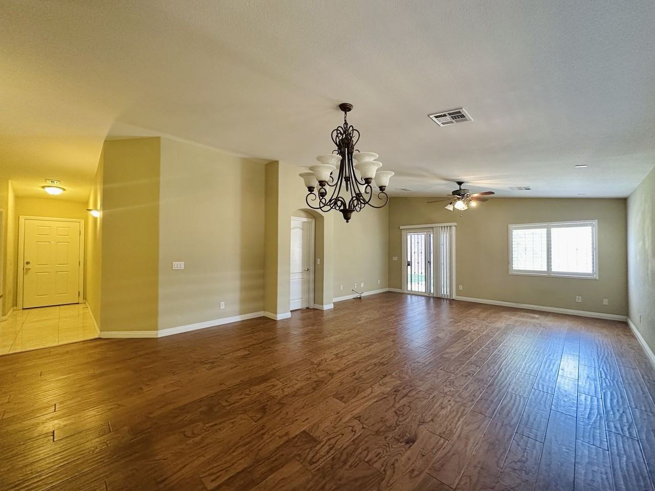 4585 Grindle Point St - Photo 5 of 27