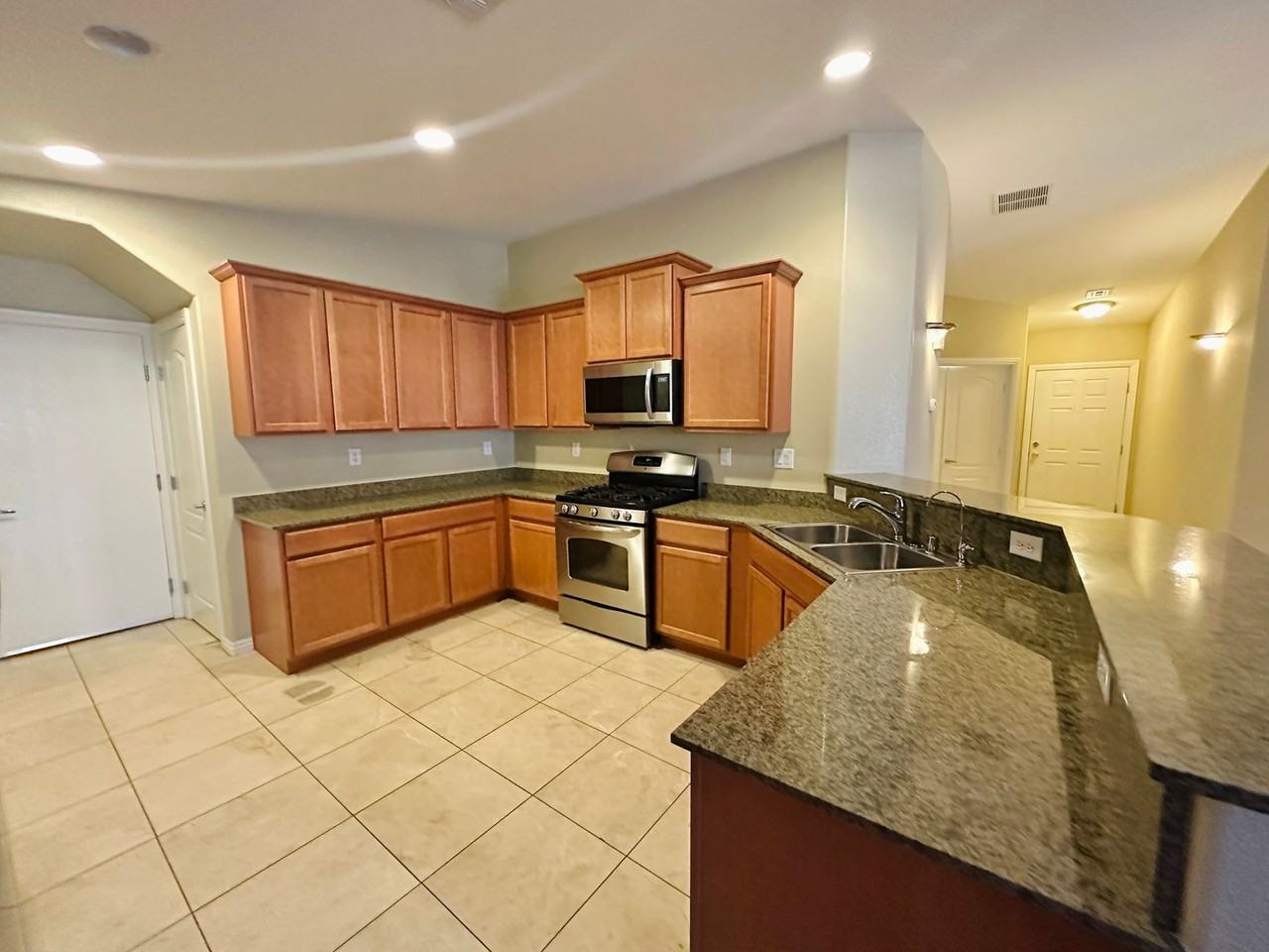 4585 Grindle Point St - Photo 7 of 27