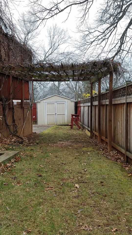 14231 Clayton St - Photo 4 of 32