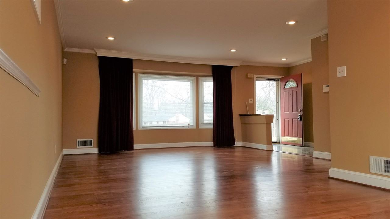 14231 Clayton St - Photo 6 of 32