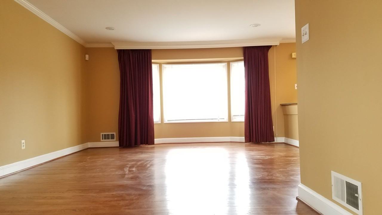 14231 Clayton St - Photo 7 of 32