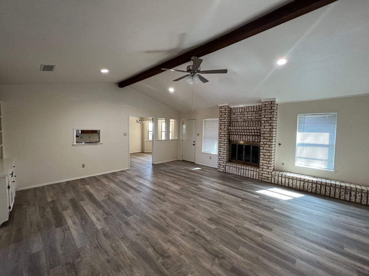 8001 Weehunt Ct - Photo 5 of 17