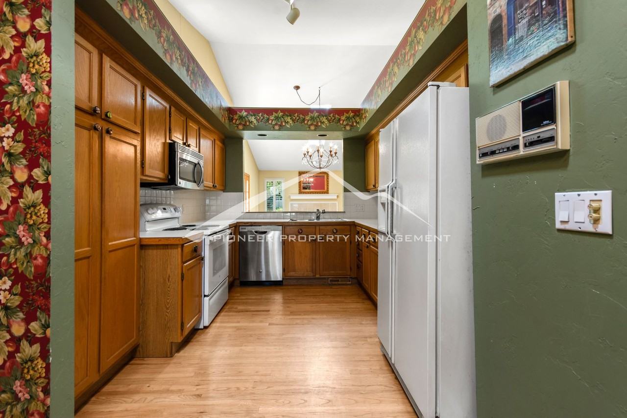 4605 S Yosemite St #7 - Photo 2 of 14