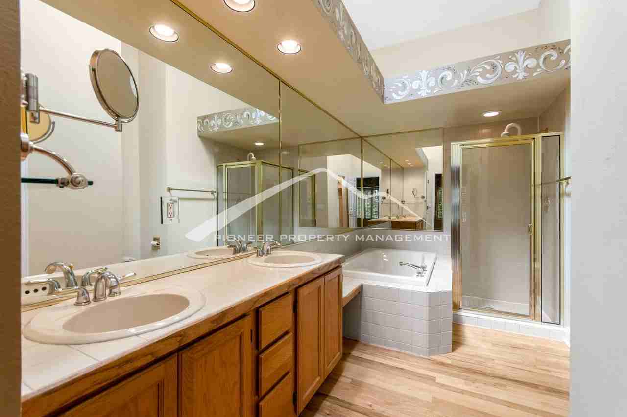 4605 S Yosemite St #7 - Photo 6 of 14