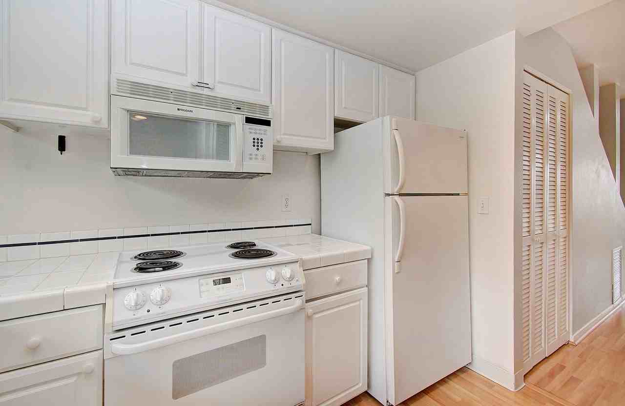 124 N Hayden Bay Dr - Photo 2 of 35