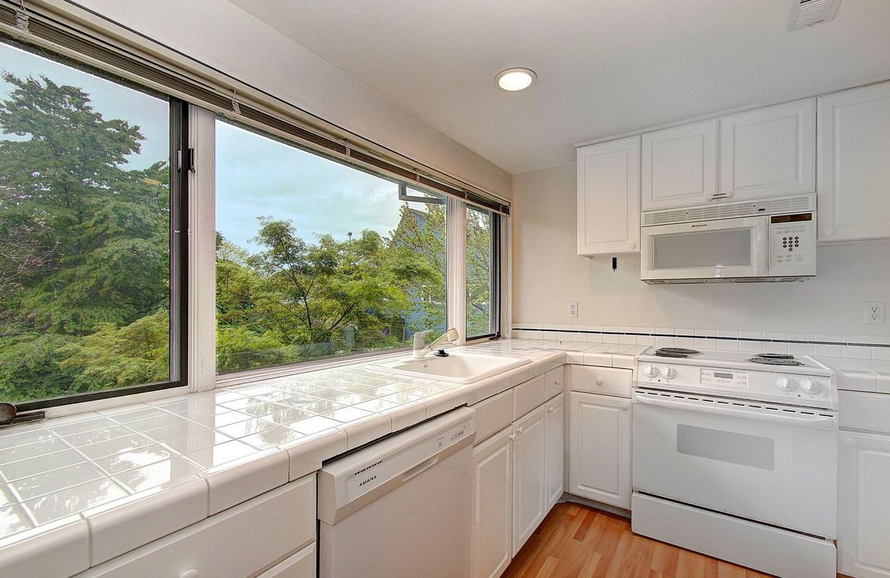 124 N Hayden Bay Dr - Photo 3 of 35