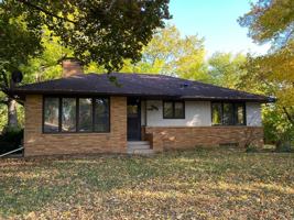 featured image of 2208 Hendry Pl