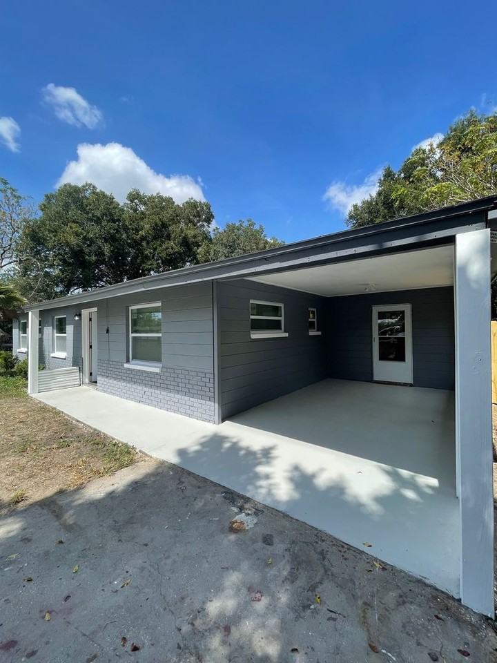 37831 Clinton Ave - Photo 2 of 12