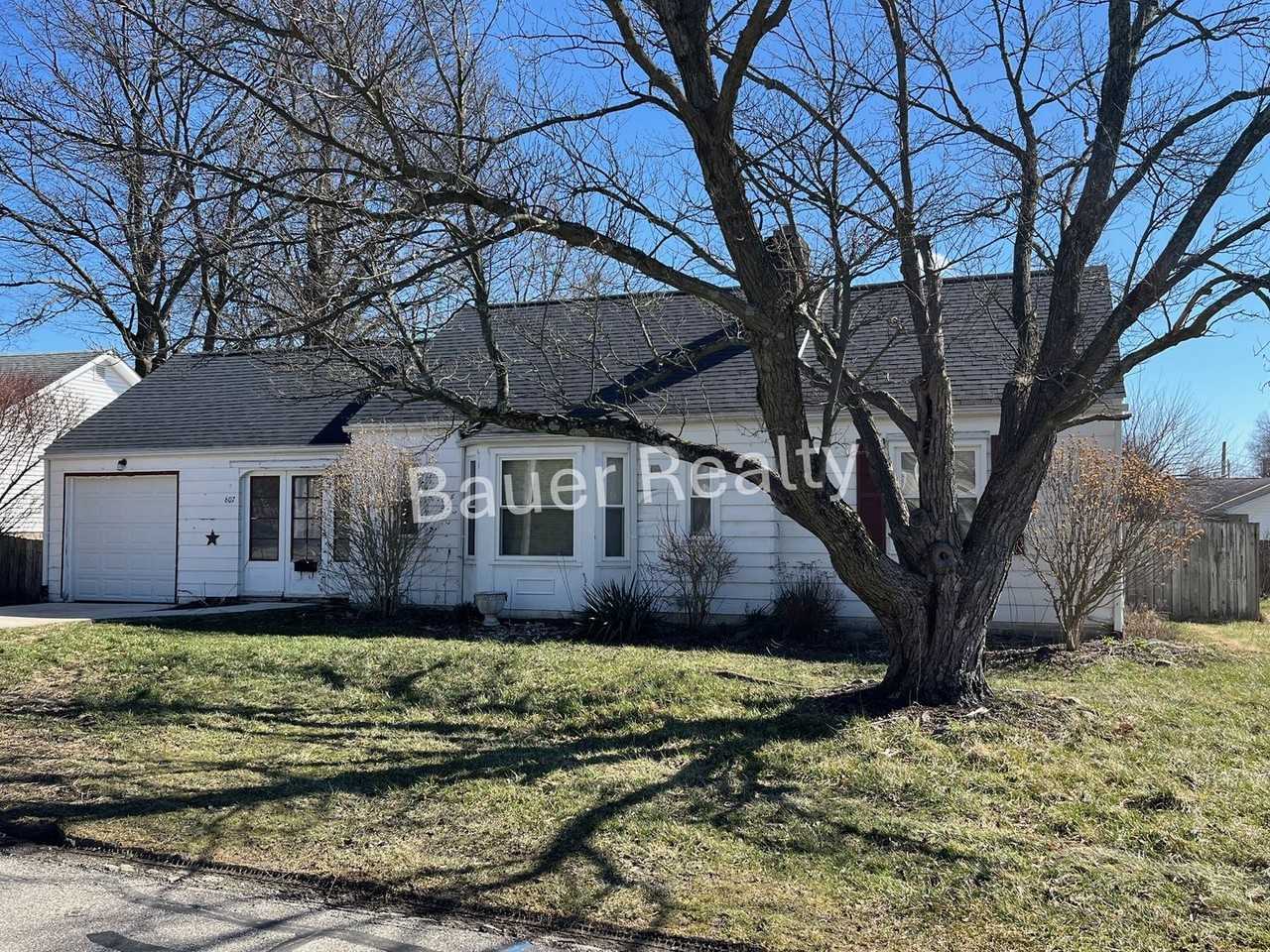 607 Parkside Dr - Photo 3 of 20