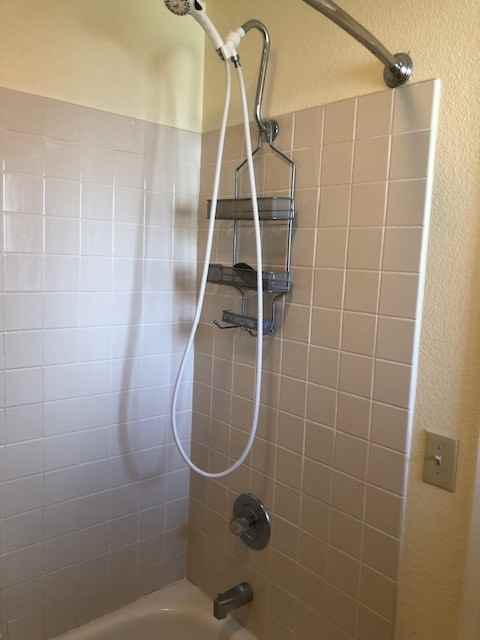 2835 Bowen St - Photo 3 of 31