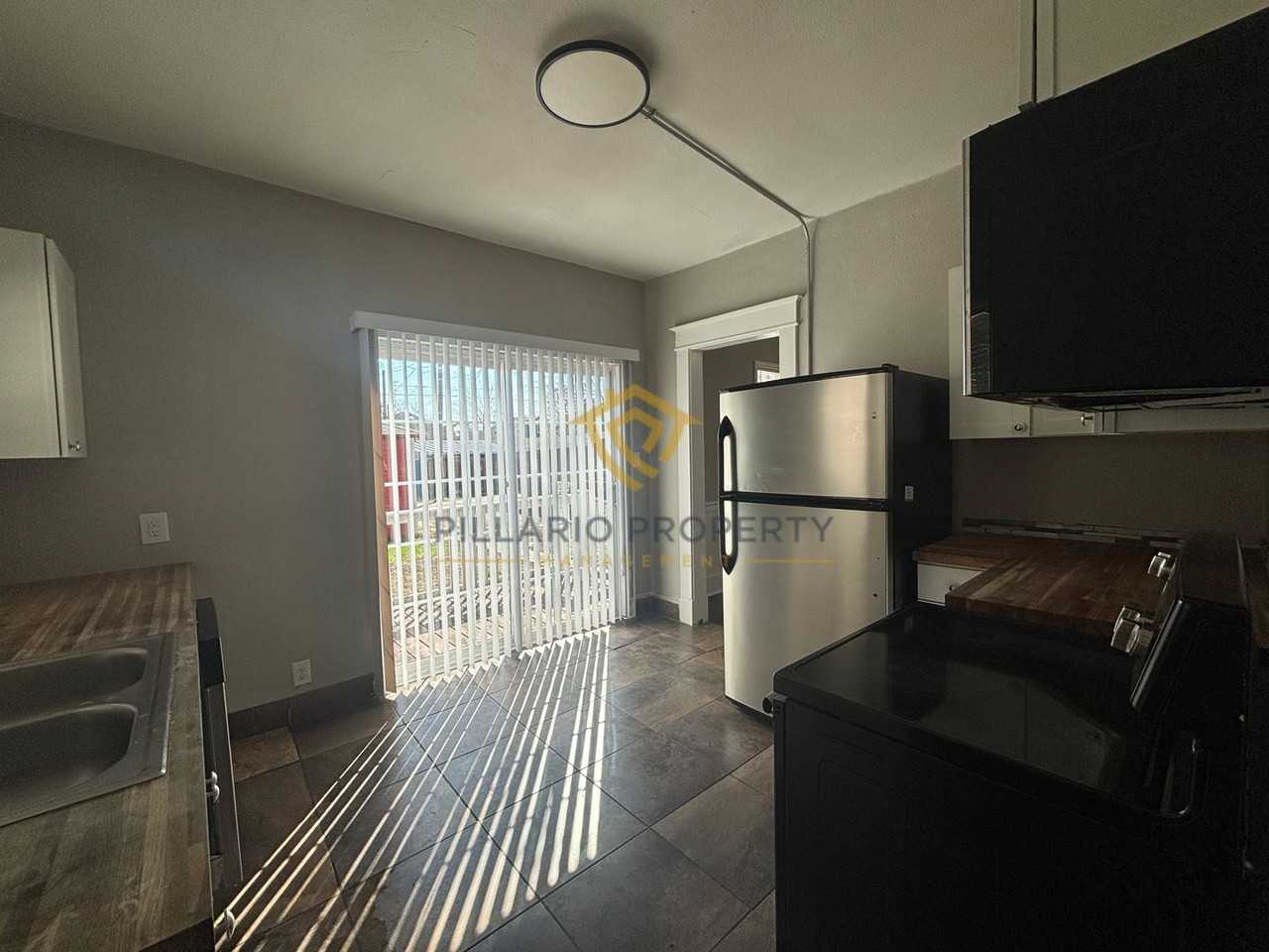 1519 N Gale St - Photo 4 of 18