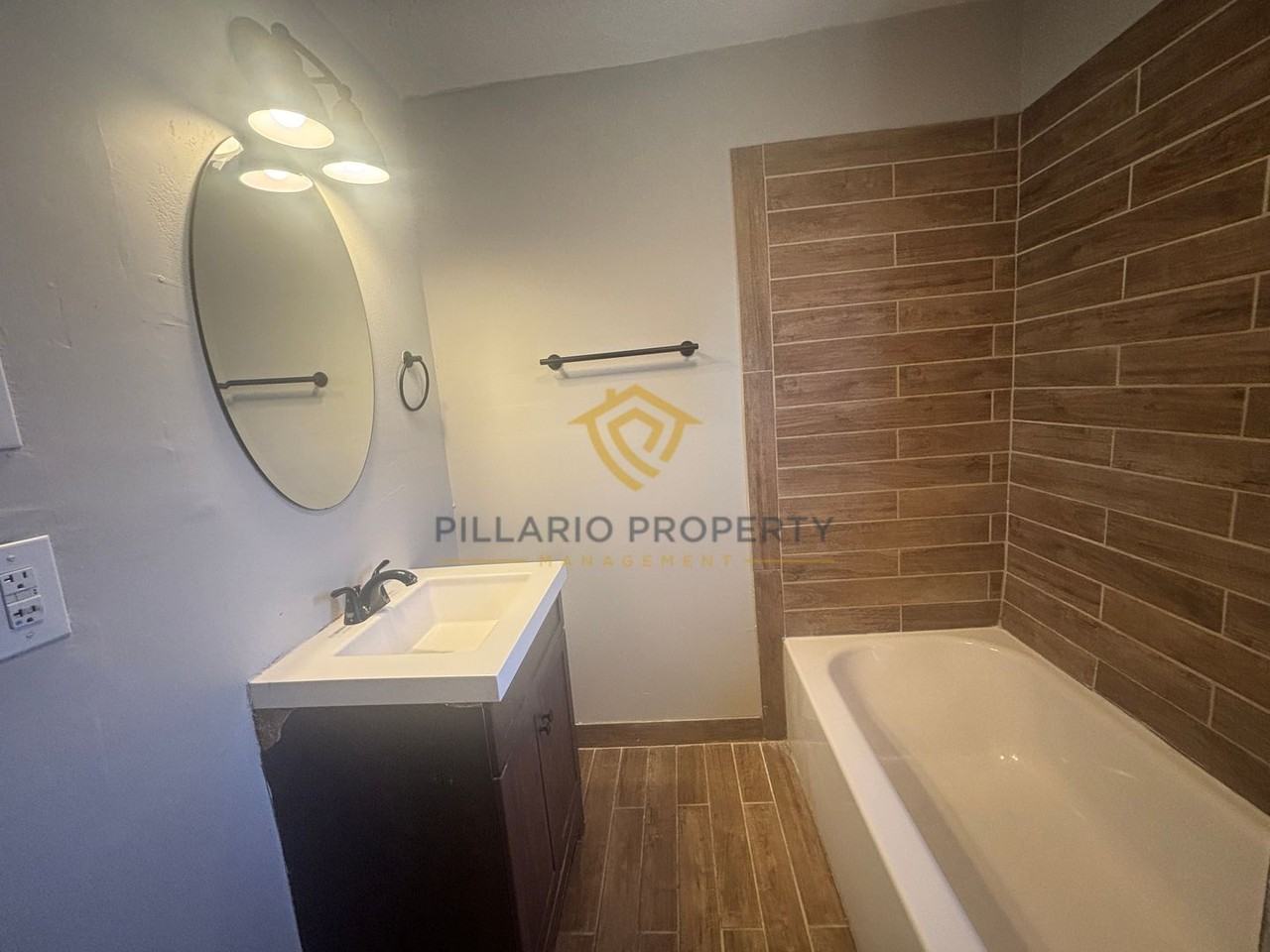 1519 N Gale St - Photo 5 of 18