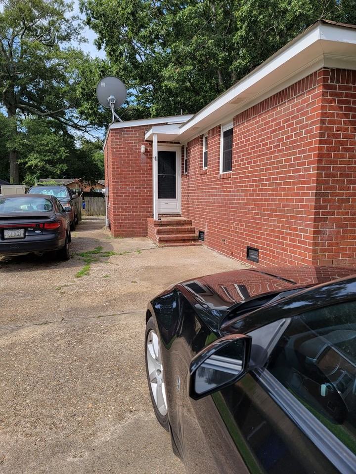 1329 E Balview Ave - Photo 4 of 34