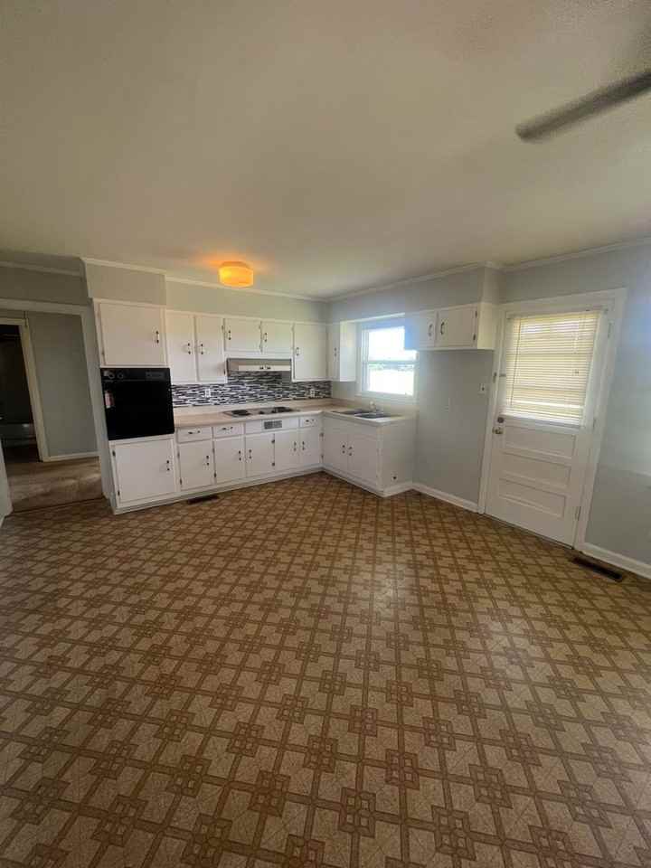 10110 Highway 22 - Photo 5 of 9