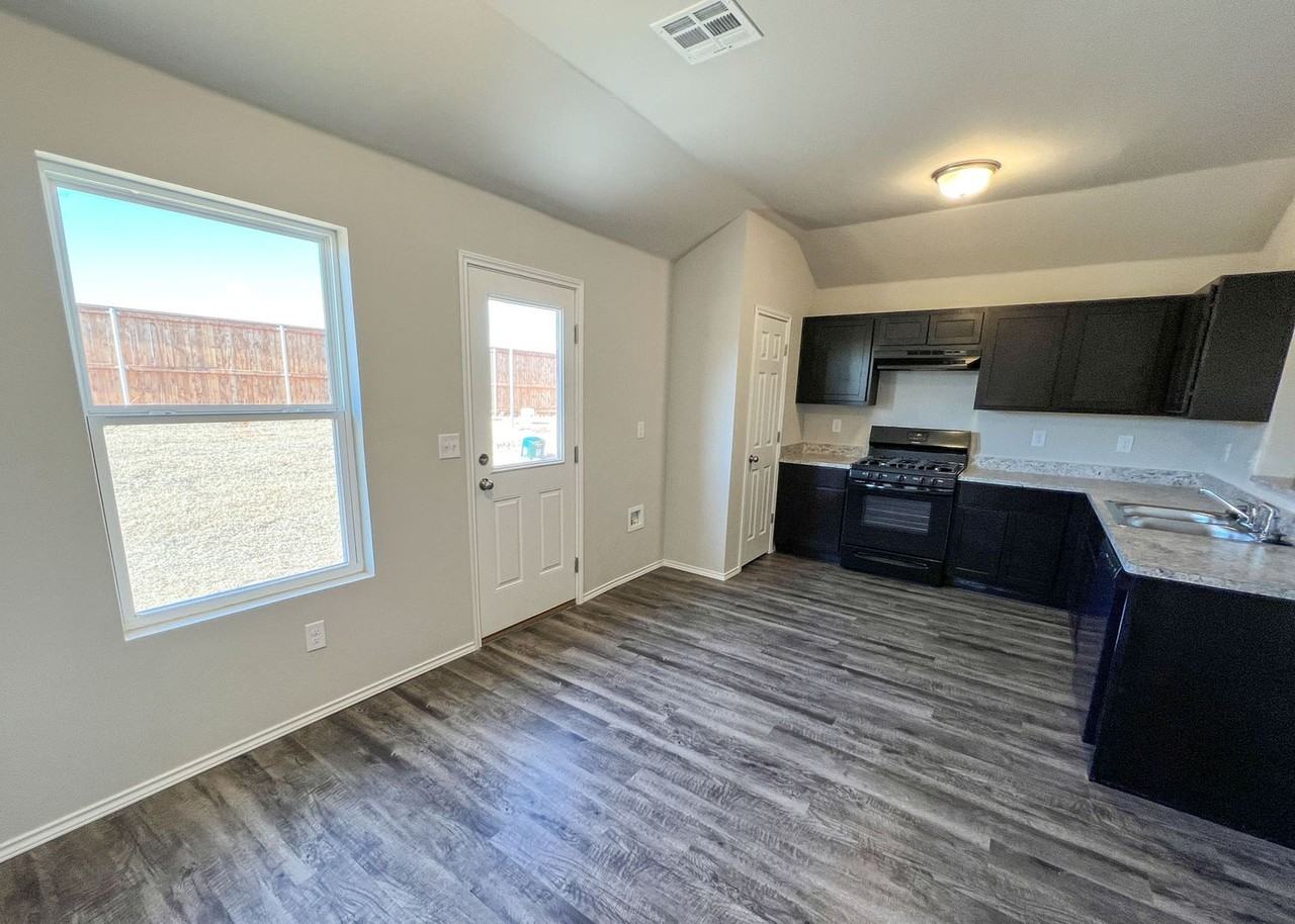 11909 Jude Way - Photo 5 of 21