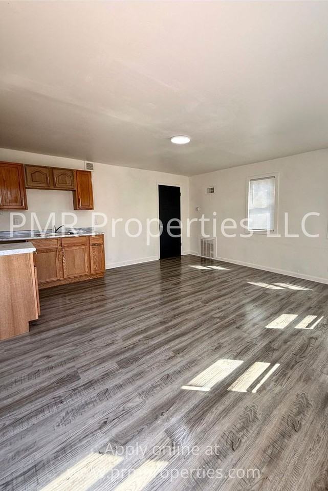 3212 N 39th St - Photo 2 of 5