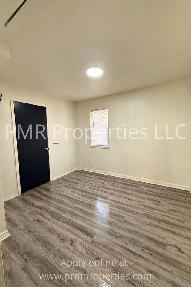 3212 N 39th St - Photo 3 of 5