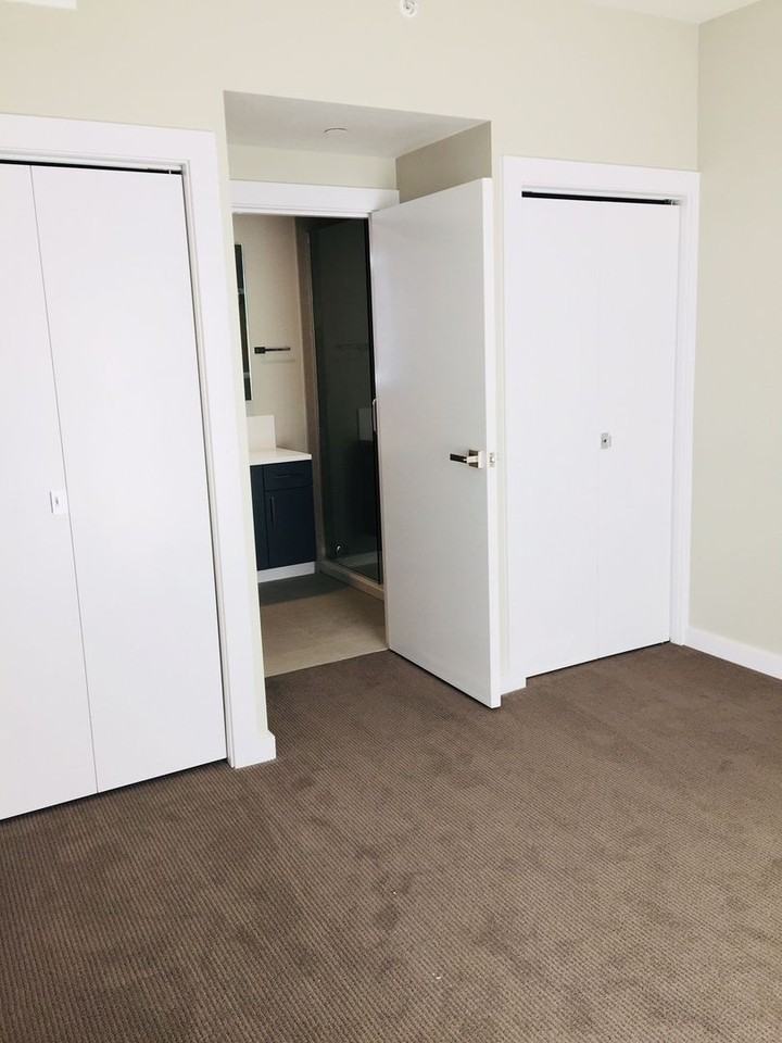 476 Enterprise Blvd - Photo 7 of 8