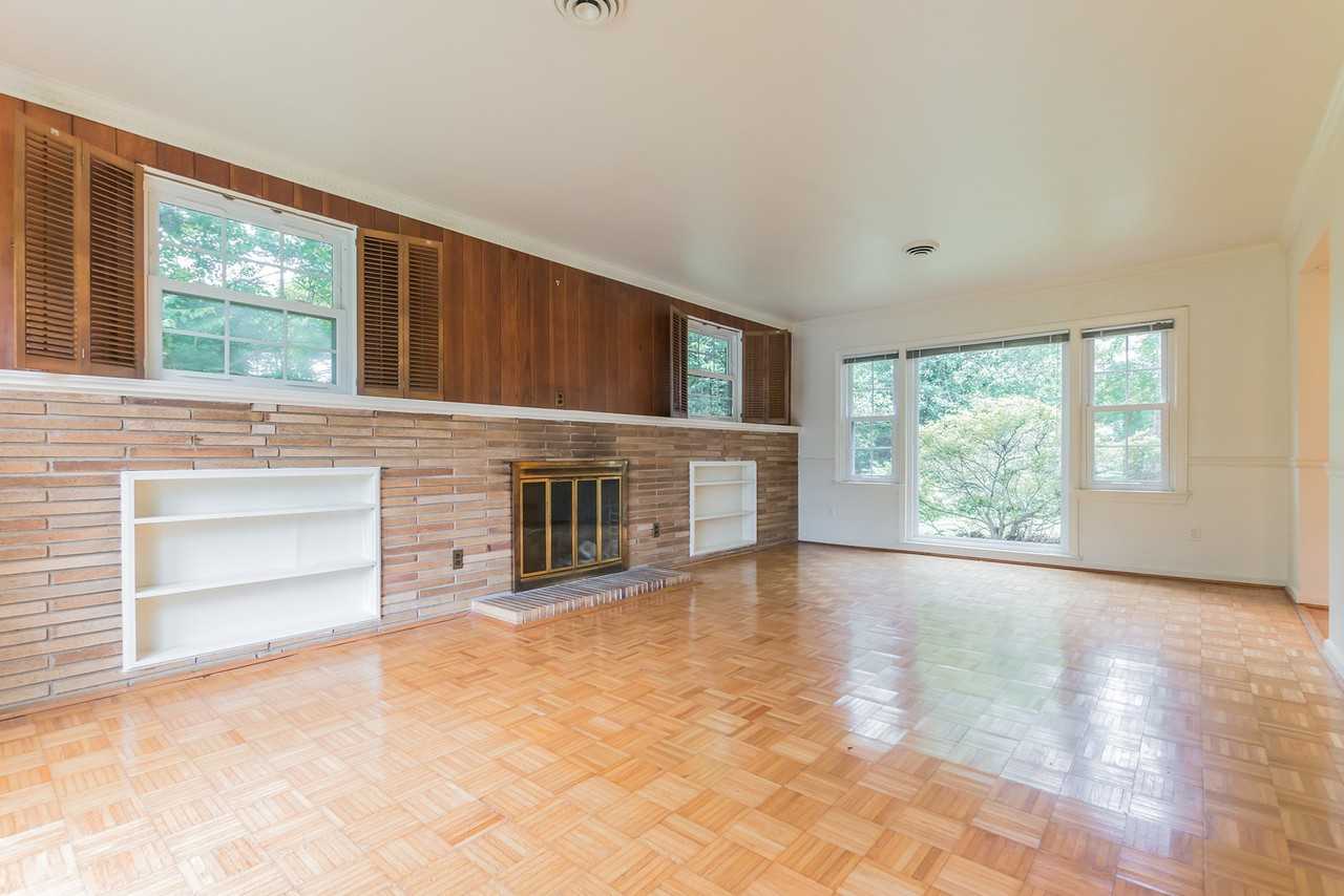 9702 Bellevue Dr - Photo 3 of 30