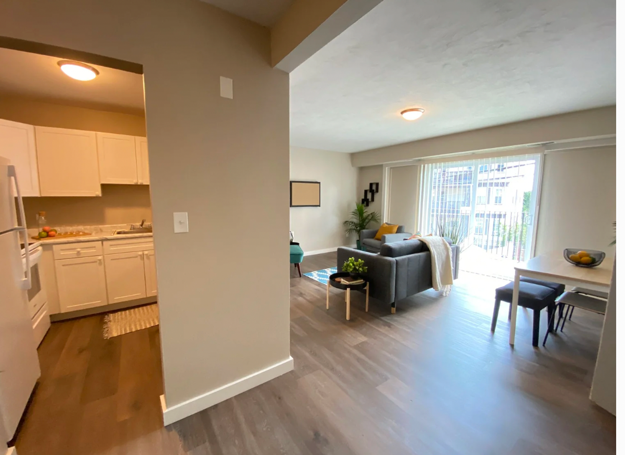 56-58 Bowdoin Ave - Photo 6 of 8