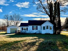 303 Meguzee Pt - Photo 1 of 1