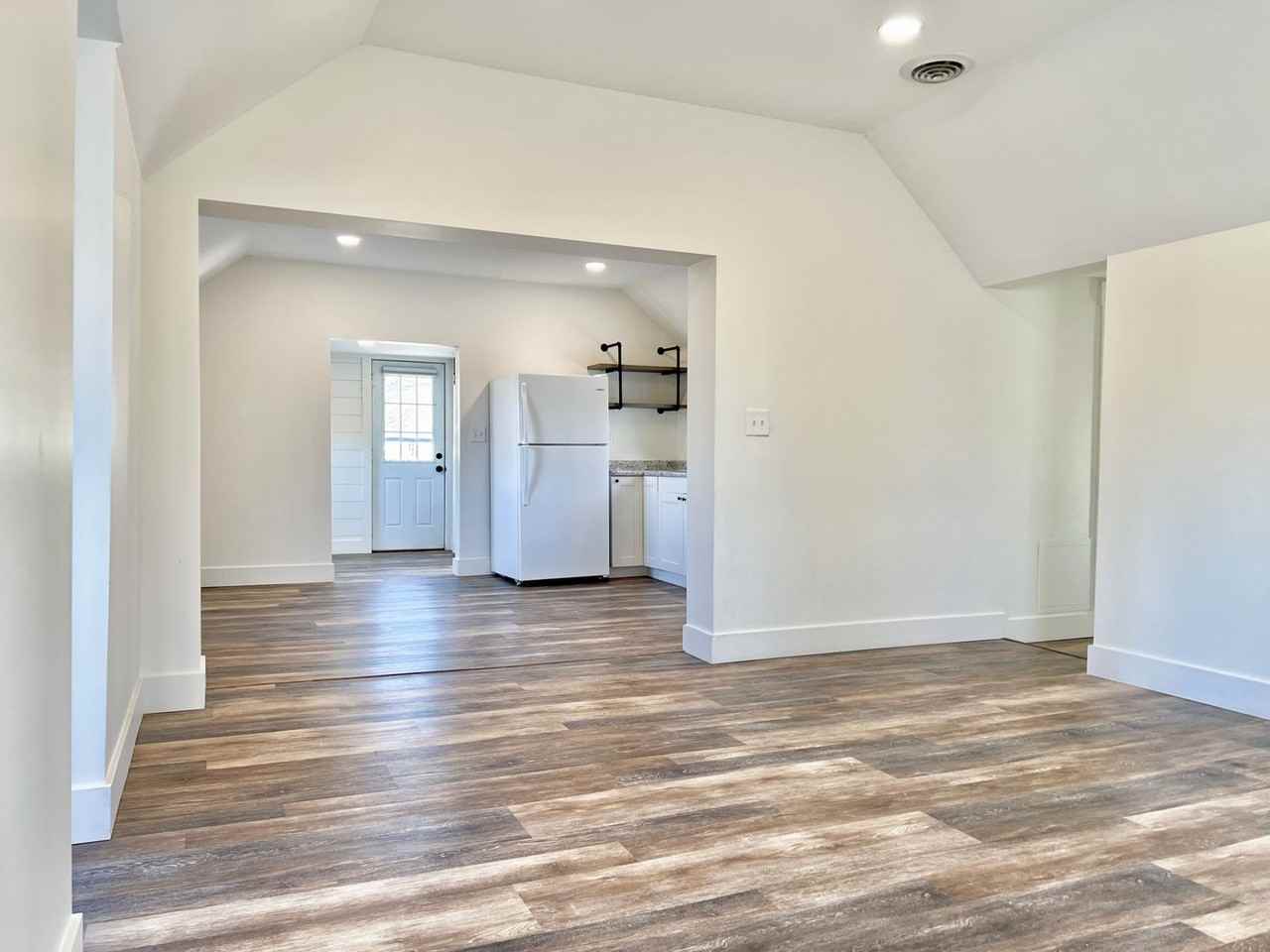 303 Meguzee Pt - Photo 3 of 26