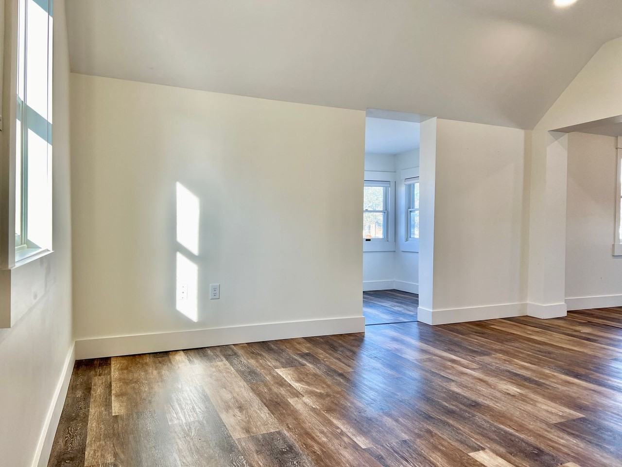 303 Meguzee Pt - Photo 7 of 26