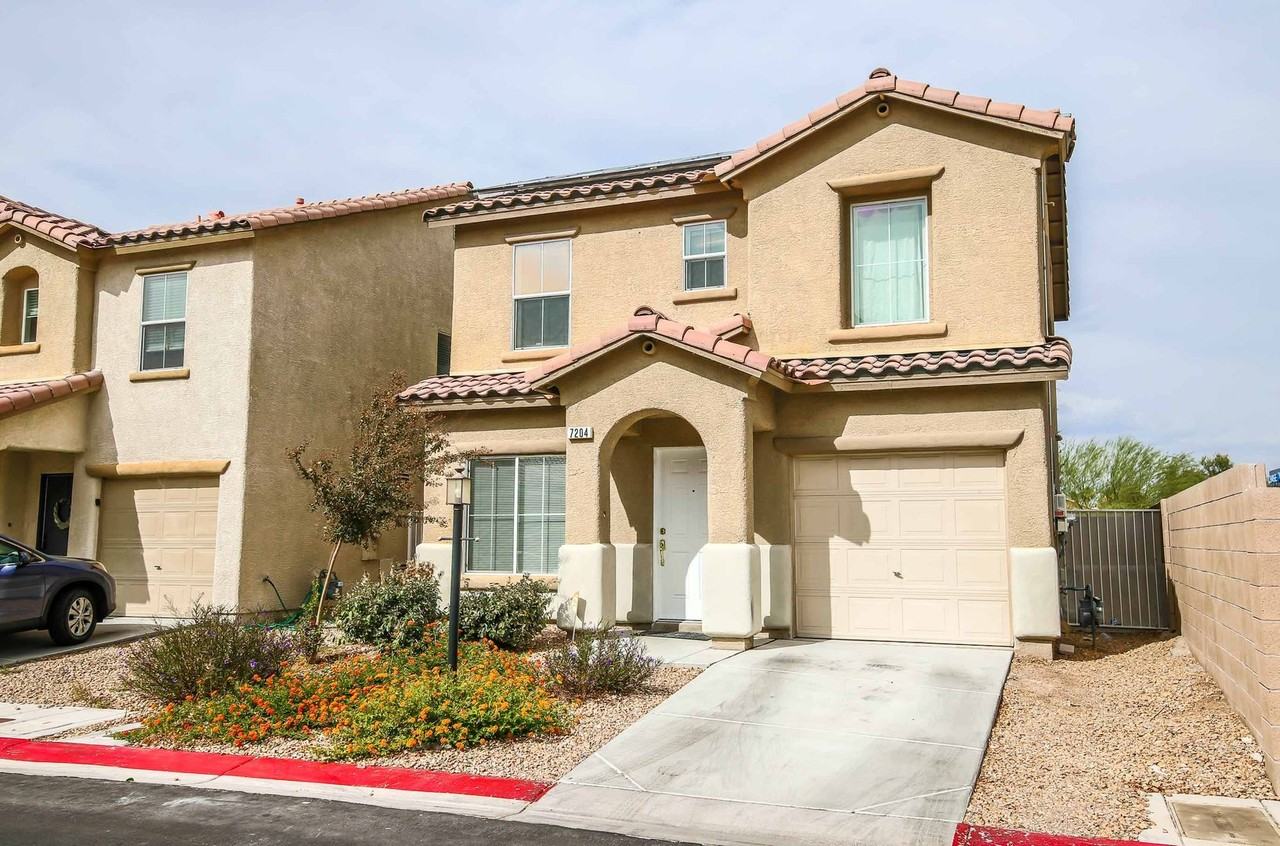 7204 Platinum Peak Ave - Photo 3 of 36