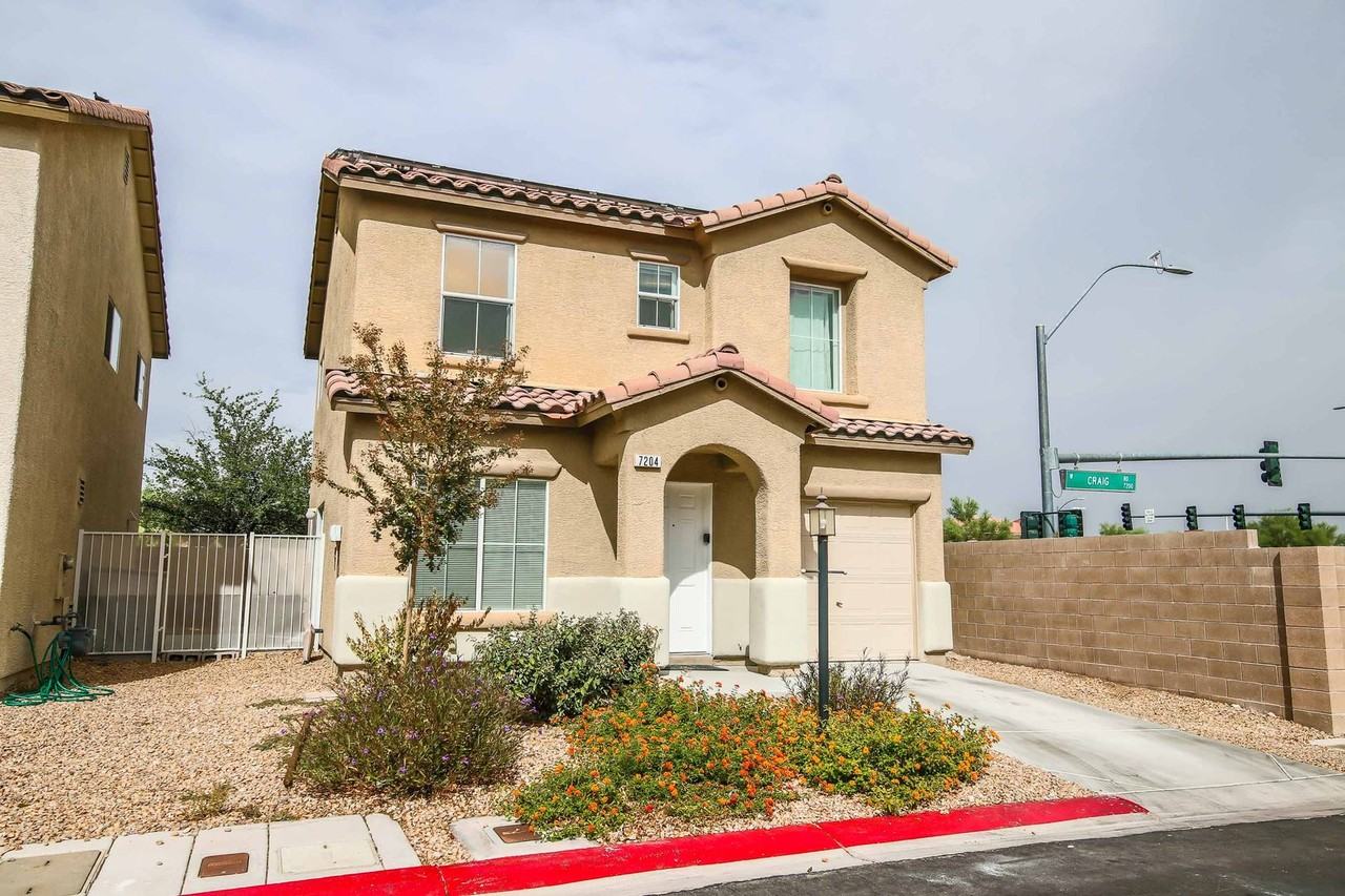 7204 Platinum Peak Ave - Photo 4 of 36