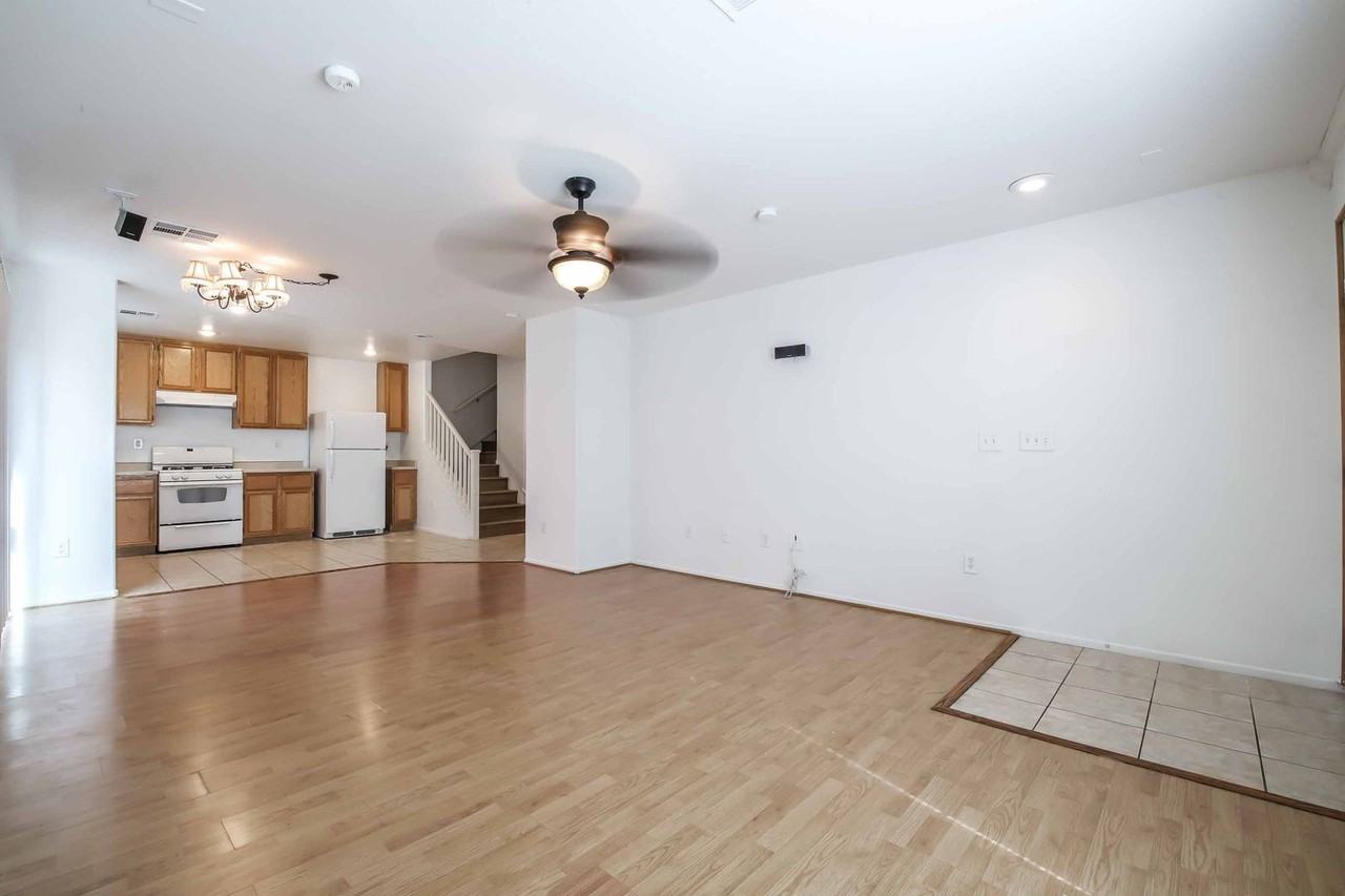 7204 Platinum Peak Ave - Photo 6 of 36