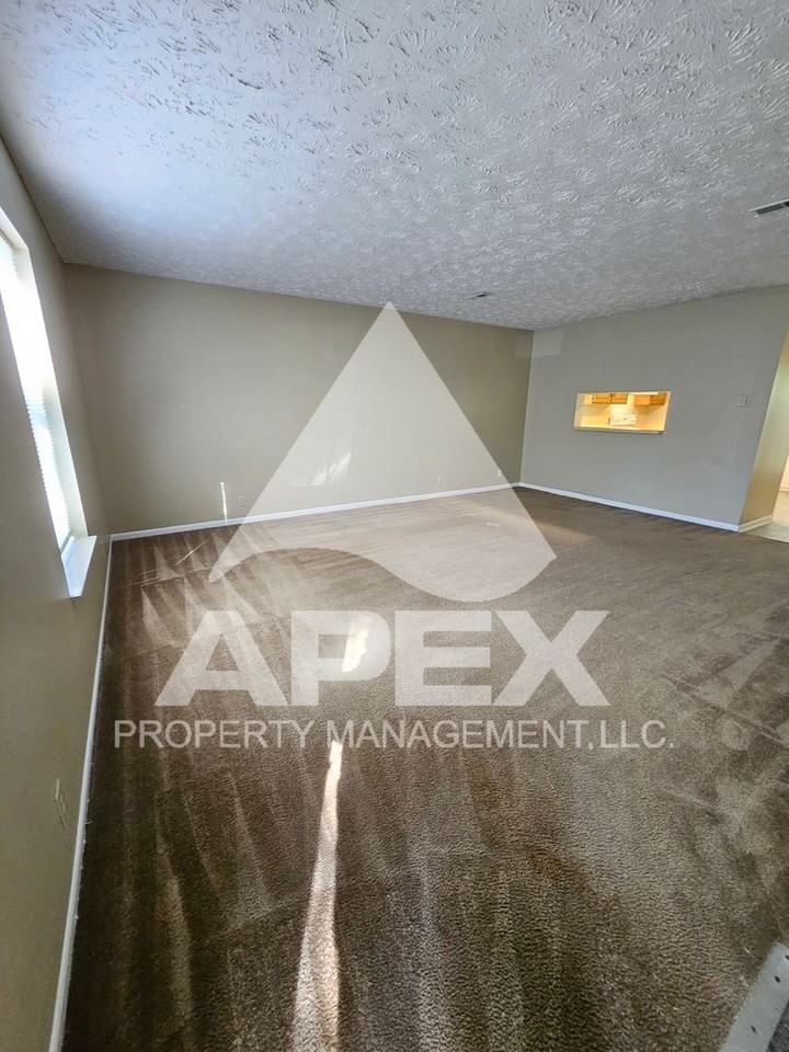 1331 Francis Station Dr - Photo 4 of 21