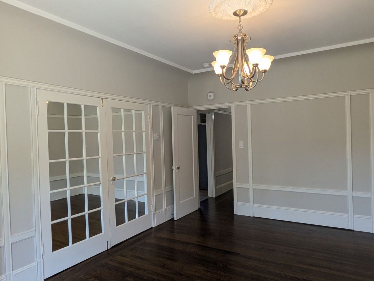 1119 Dolores St - Photo 3 of 14