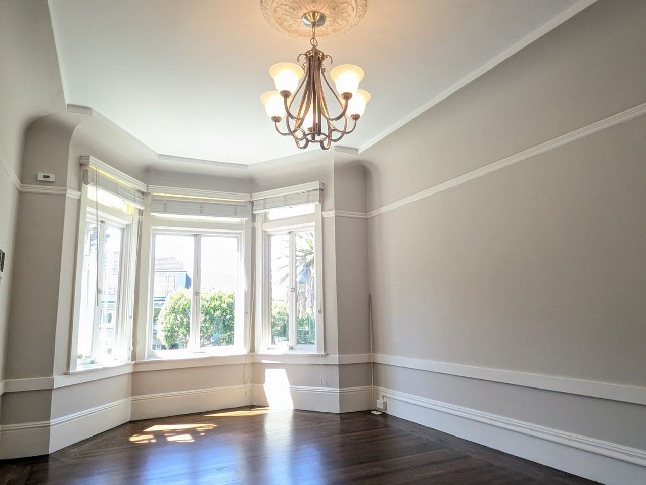 1119 Dolores St - Photo 4 of 14