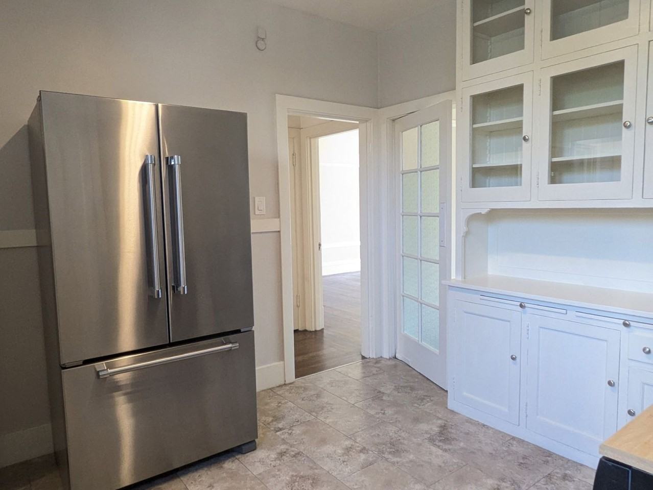 1119 Dolores St - Photo 5 of 14