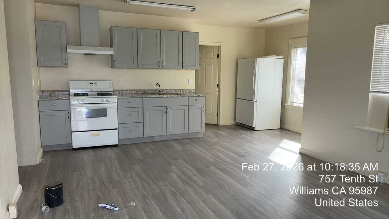 757 10th St - Photo 2 of 2