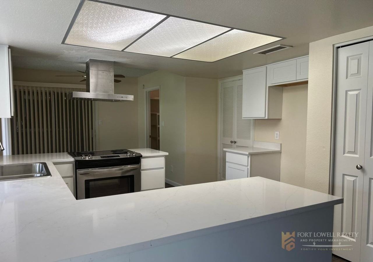 4523 W Villa Theresa Dr - Photo 6 of 25