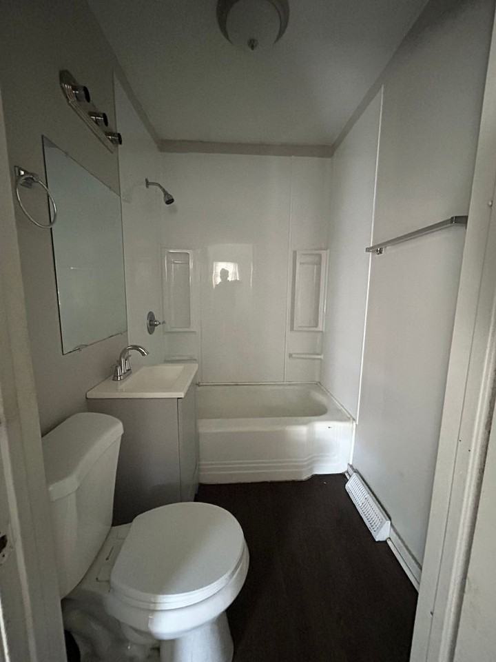 6011 E 11th St - Photo 7 of 11