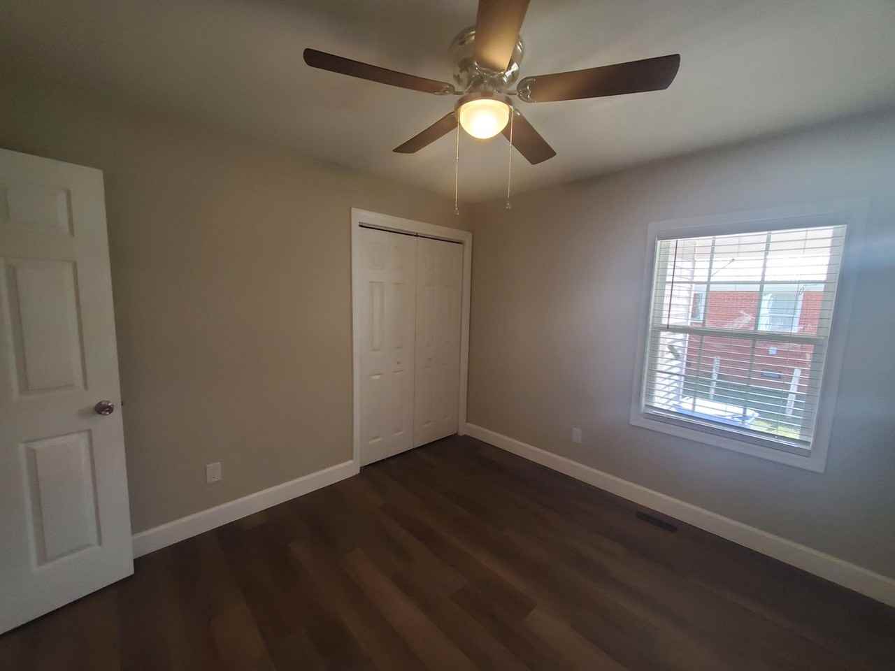 1208 Hillsboro St - Photo 5 of 20