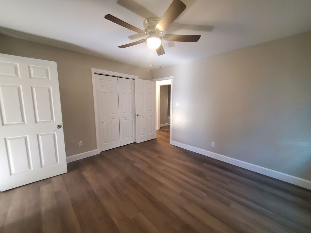 1208 Hillsboro St - Photo 7 of 20