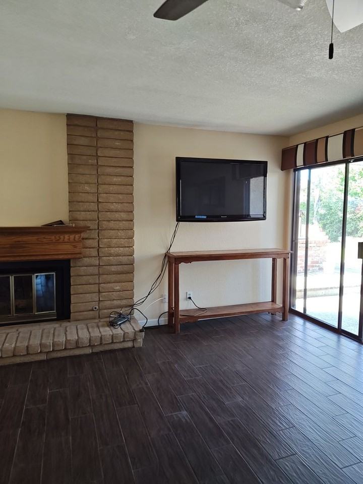 1607 Jade Ct - Photo 3 of 11