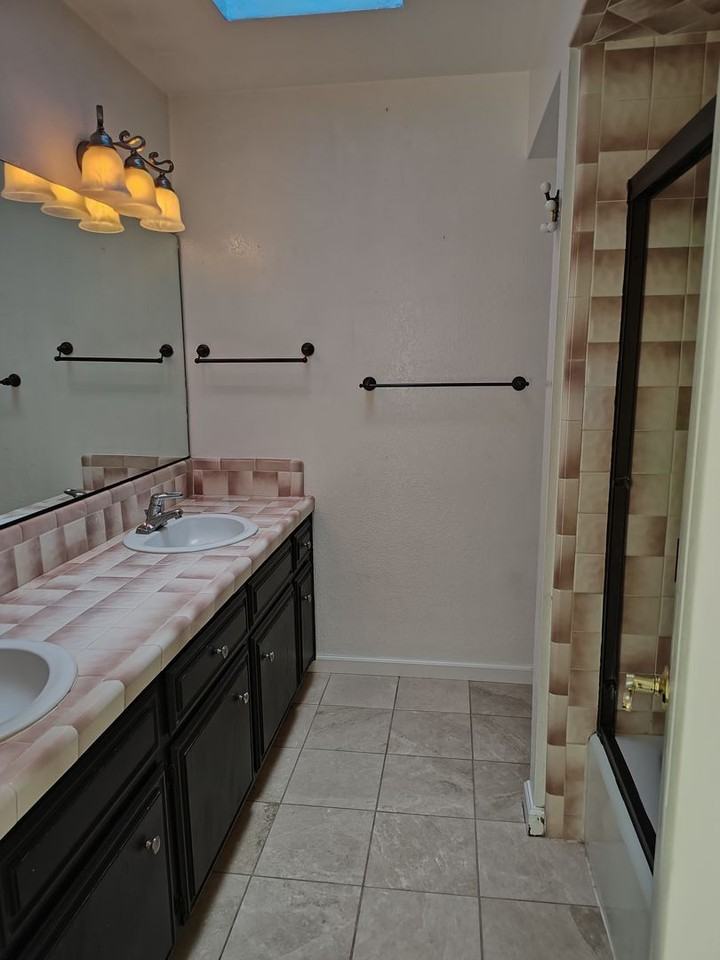 1607 Jade Ct - Photo 5 of 11