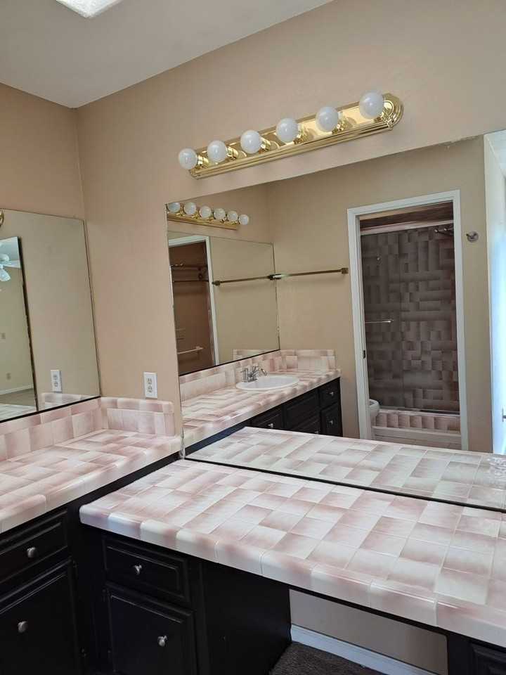 1607 Jade Ct - Photo 6 of 11