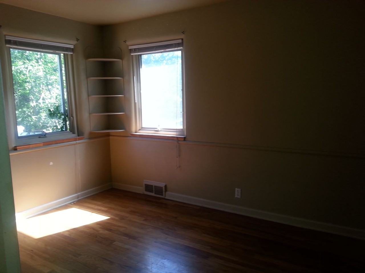 630 S Washington Ave - Photo 4 of 8